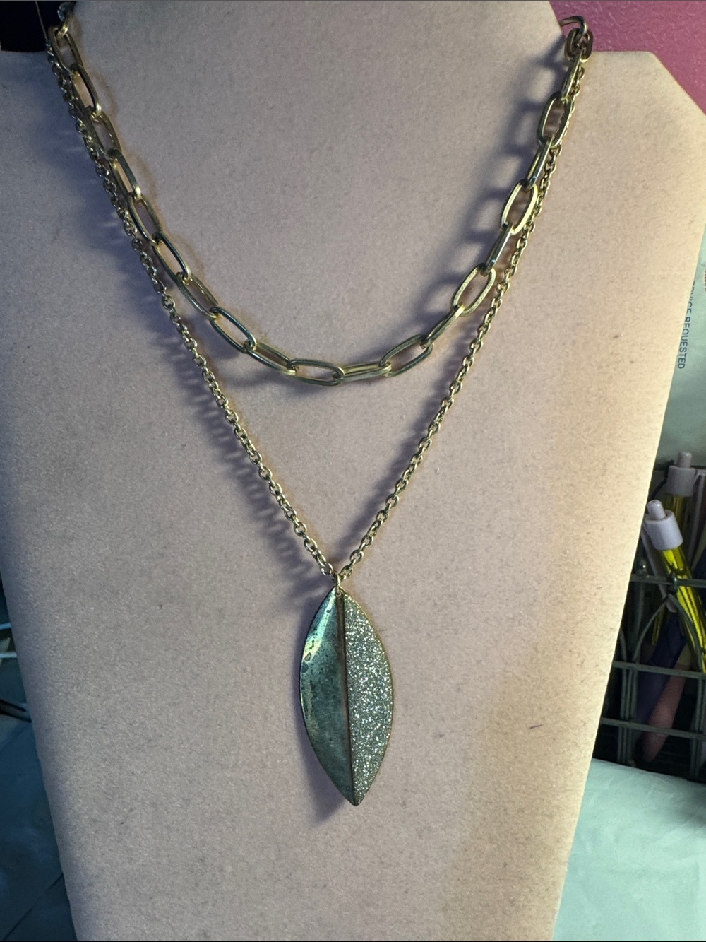 Layered Gold Tone Leaf Pendant Necklace with Glitter Accent 10 1/2”